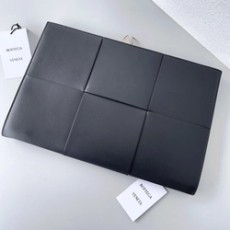 보테가 베네타 클러치